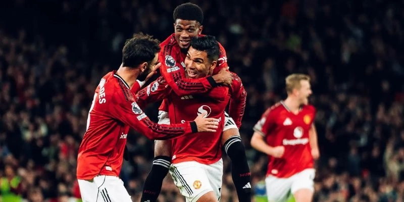 Man Utd chơi ổn định ở sân nhà